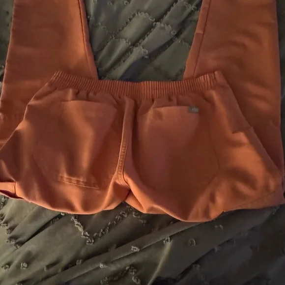 Figs Bright Orange Scrub Set - Picture 6 of 6